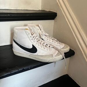 Nike Men's Black and White Trainers